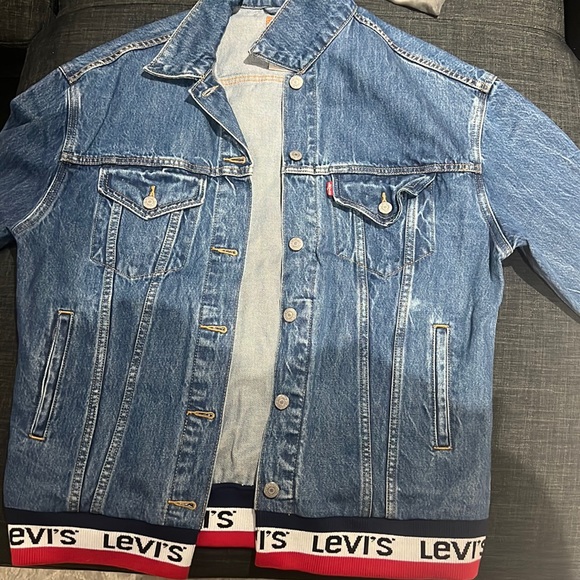 Levi’s jean jacket - Picture 1 of 3